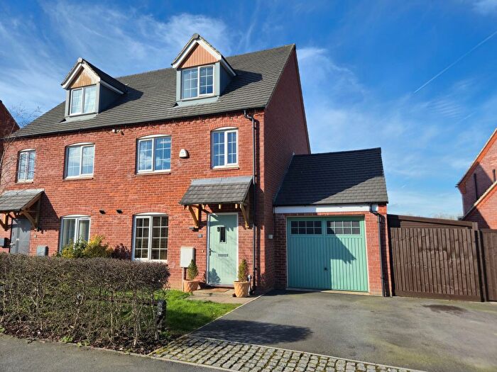 3 Bedroom Semi Detached House For Sale In Blackham Road, Hugglescote, LE67