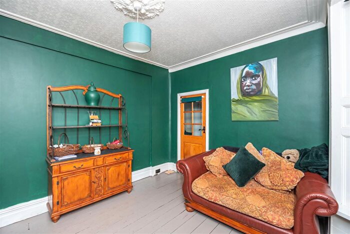 4 Bedroom Detached House For Sale In Caemawr Road, Morriston, Swansea, SA6