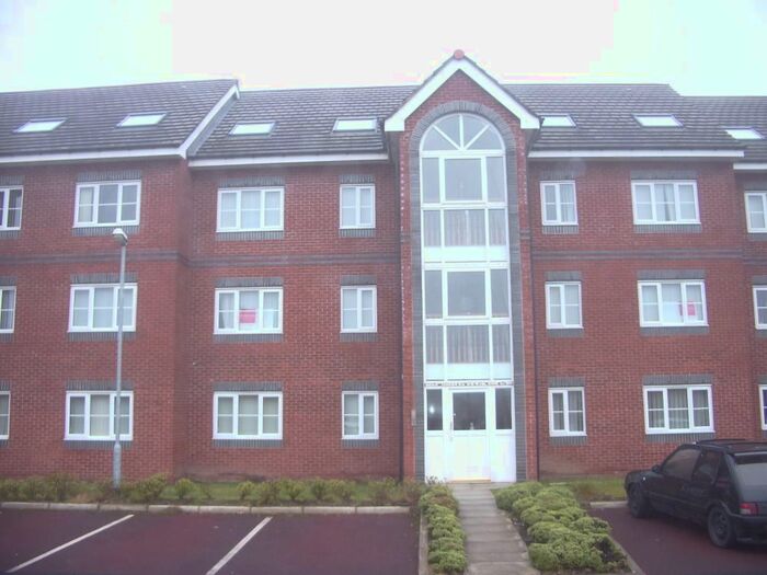 2 Bedroom Flat To Rent In Phaeton Close, Atherton, Manchester, Lancashire, M46