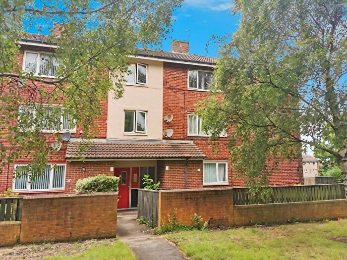 2 Bedroom Flat For Sale In Lutterworth Road, Longbenton, Newcastle Upon Tyne, NE12
