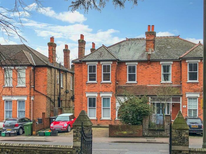 2 Bedroom Flat To Rent In College Road, Sundridge Park, Bromley, BR1