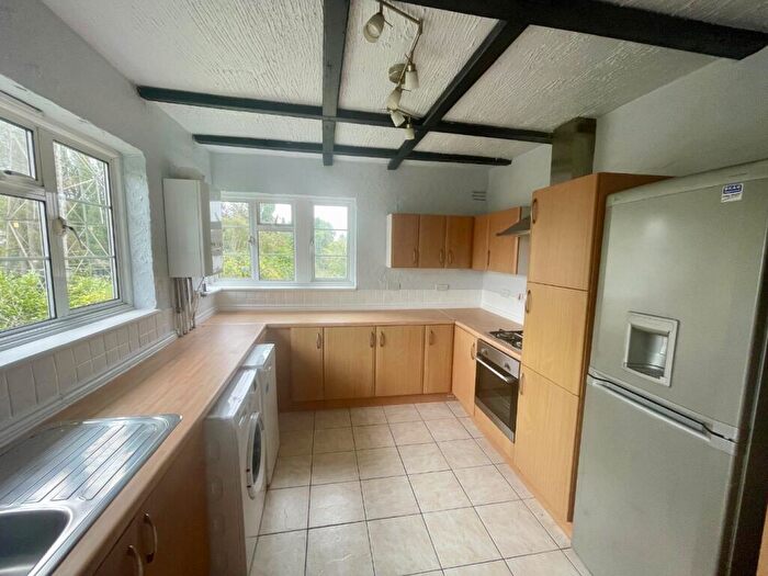 2 Bedroom Flat To Rent In St. Thomas Drive, Pinner, Greater London, HA5