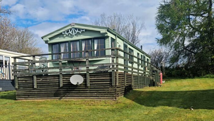 2 Bedroom Park Home For Sale In Fintry, Glasgow, G63
