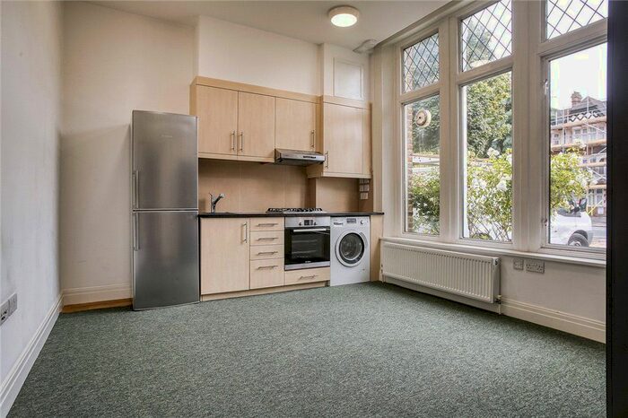 Studio To Rent In Uxbridge Road, London W12