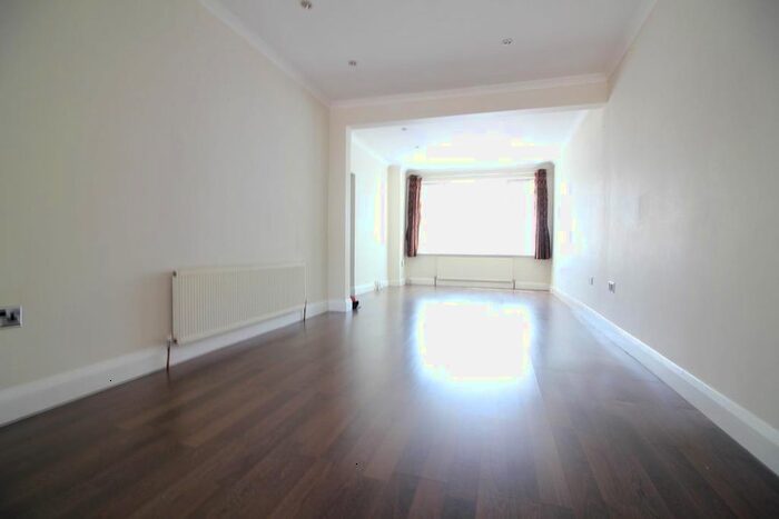 4 Bedroom Property To Rent In Sherwood Avenue, Greenford, UB6