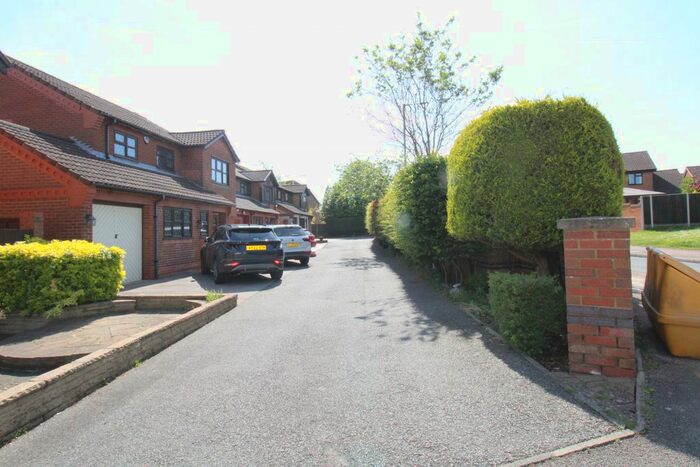 5 Bedroom Detached House To Rent In Malthouse Green, Luton, LU2