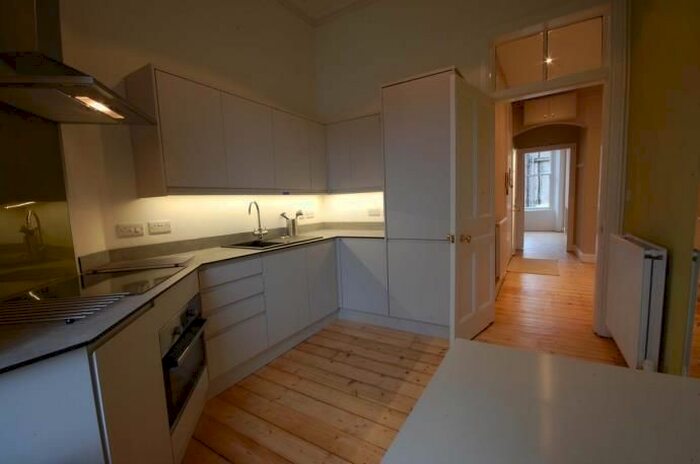 2 Bedroom Flat To Rent In St. Stephen Street, New Town, Edinburgh, EH3