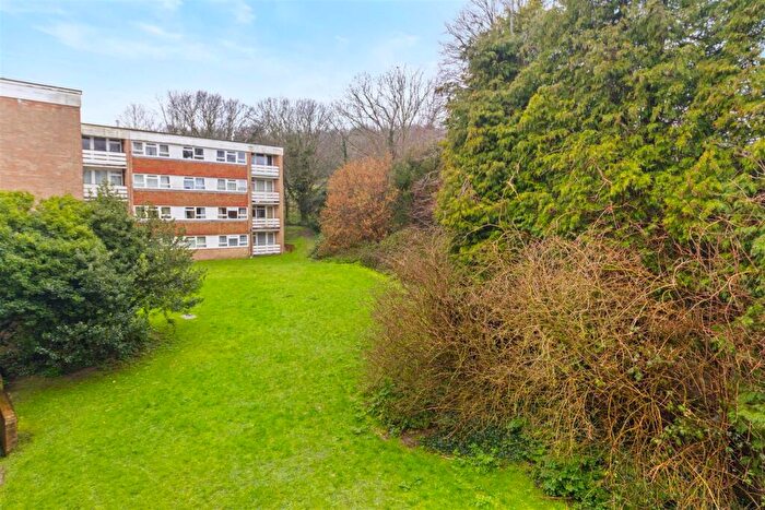 1 Bedroom Flat For Sale In Hamsey Close, Eastbourne, BN20