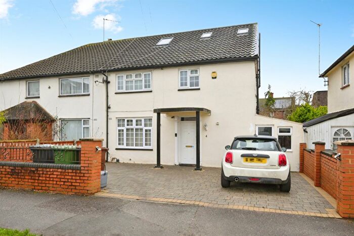 4 Bedroom Semi Detached House For Sale In Lincoln Court, Borehamwood, WD6