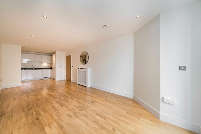 3 Bedroom Flat To Rent In Jubilee Court, Victoria Parade, London, SE10