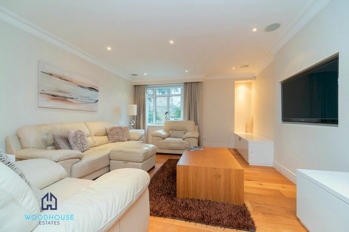 2 Bedroom Flat To Rent In Brondesbury Park, London, NW6