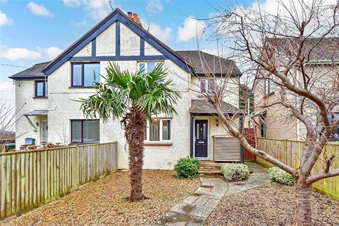 3 Bedroom Property For Sale In North End Road, Yapton, Arundel, West Sussex, BN18