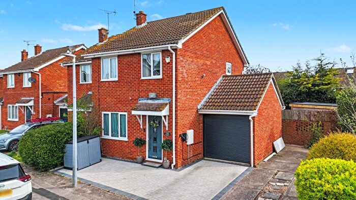 3 Bedroom Semi Detached House For Sale In Volante Drive, Sittingbourne, Kent, ME10