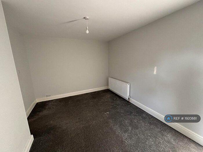 2 Bedroom Bungalow To Rent In Detroit Drive, Leeds, LS15