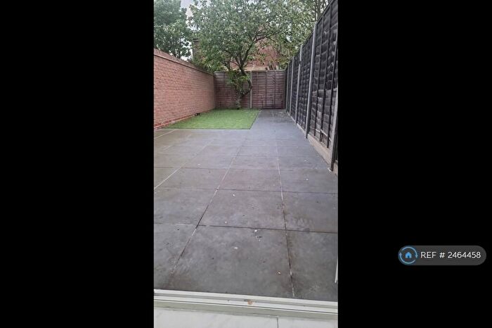 2 Bedroom End Of Terrace House To Rent In Queens Road, London, N9