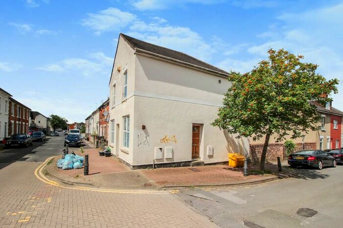 1 Bedroom Maisonette To Rent In Dover Street, Old Town, Swindon, SN1