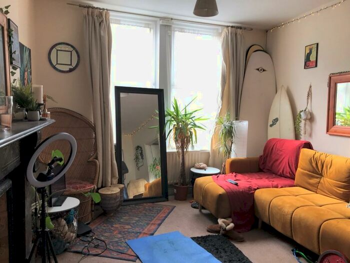 1 Bedroom Flat To Rent In Shirley Road, Cardiff(City), CF23