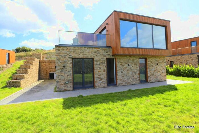 5 Bedroom Detached House To Rent In Spire View, Sunderland, SR3