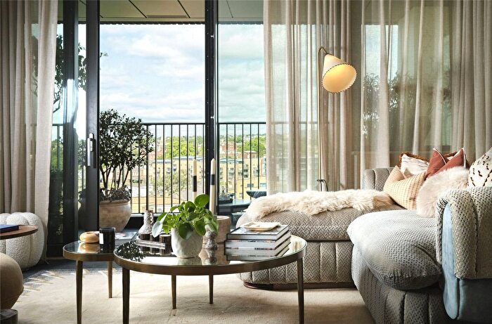 3 Bedroom Flat For Sale In Chalk Farm Road, London, NW1