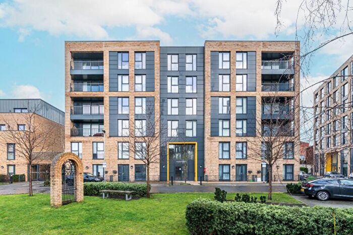 3 Bedroom Apartment To Rent In Watteau Square, Croydon, London, CR0