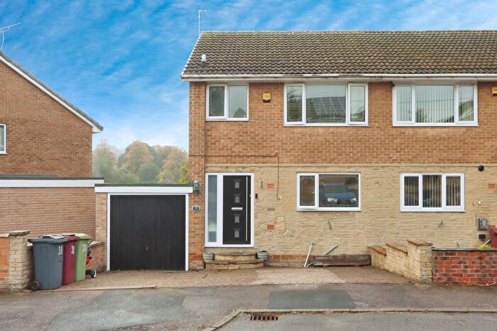 3 Bedroom Semi-detached House For Sale In Church View, Killamarsh, Sheffield, S21