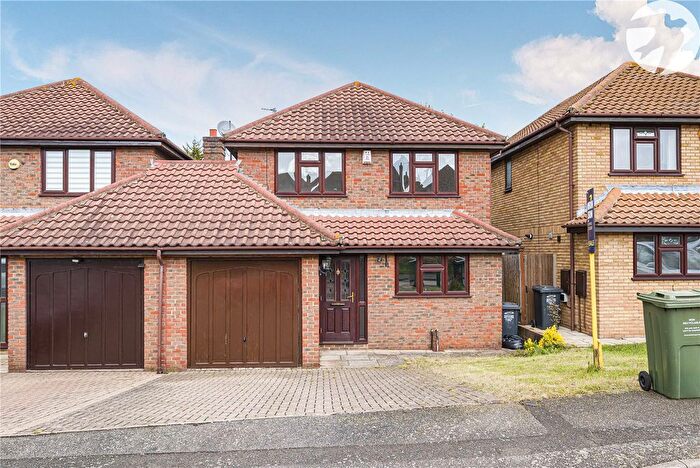4 Bedroom Link Detached House For Sale In Sullivan Close, West Dartford, Kent, DA1