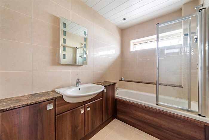 2 Bedroom Detached Bungalow For Sale In Fellside Road, Whickham, NE16