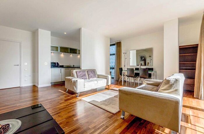 2 Bedroom Apartment To Rent In Discovery Dock West, E14