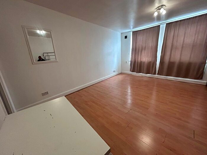 1 Bedroom Flat To Rent In London, SE14