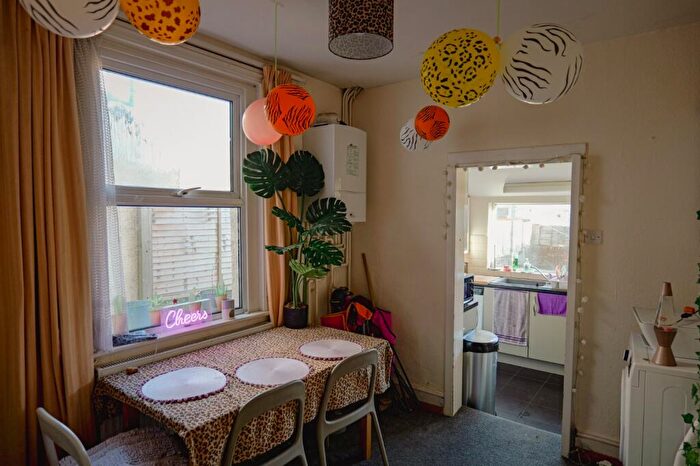 4 Bedroom Terraced House To Rent In Gloucester Road, Horfield, Bristol, Somerset, BS7