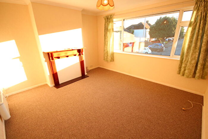 2 Bedroom Semi-Detached House To Rent In Heywood Drive, Luton, LU2