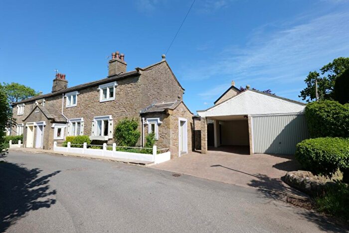 3 Bedroom Semi-Detached House For Sale In Old Stone Trough Lane, Kelbrook, BB18