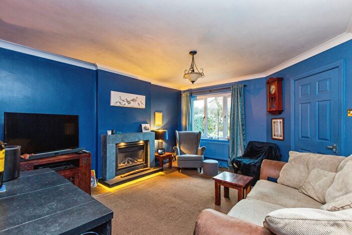 3 Bedroom Semi-Detached House For Sale In Yew Tree Close, Chorley, Lancashire, PR7