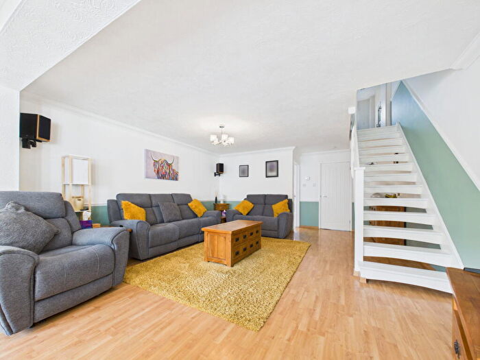 3 Bedroom Link Detached House For Sale In Station Road, Teynham, Sittingbourne, ME9