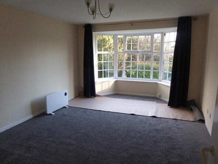 2 Bedroom Apartment To Rent In Westcote Road, Reading, Berkshire, RG30