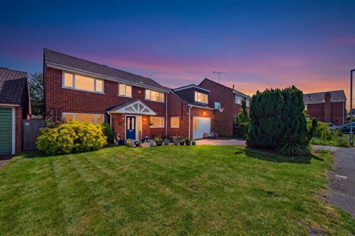 4 Bedroom Detached House For Sale In Annesley Gardens, Winnersh, Wokingham, Berkshire, RG41