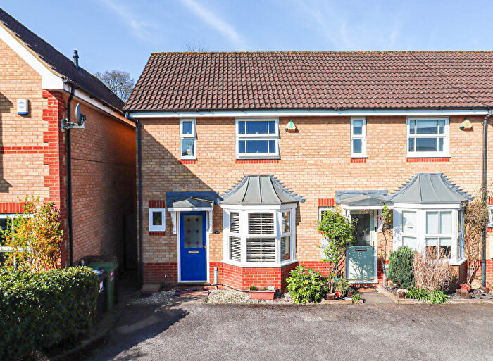 2 Bedroom End Of Terrace House For Sale In Cairns Close, St. Albans, Hertfordshire, AL4