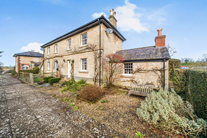 3 Bedroom Semi-Detached House For Sale In Canal Cottages, Dauntsey Lock, Chippenham, SN15