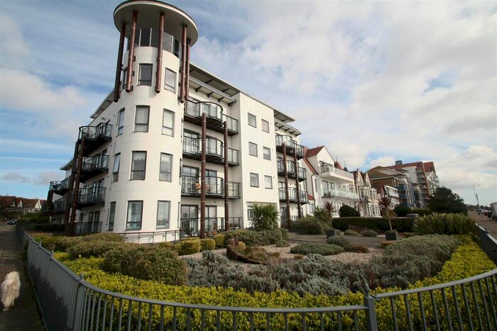 2 Bedroom Flat To Rent In Crowstone Avenue, Westcliff-On-Sea, SS0