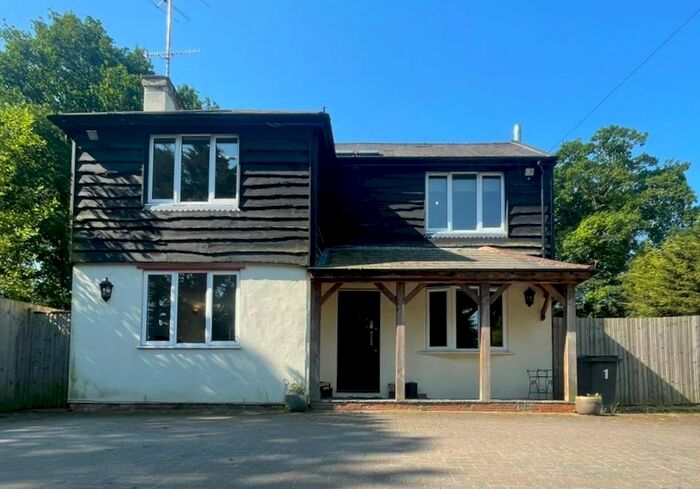4 Bedroom Detached House For Sale In The Cottages, Oakridge Lane, Aldenham, Hertfordshire, WD25