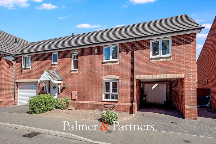 3 Bedroom Link Detached House For Sale In Rosseter Close, Chelmsford, Essex, CM2