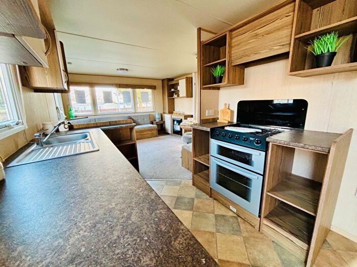3 Bedroom Mobile/park Home For Sale In Canney Road, Steeple, Southminster, CM0