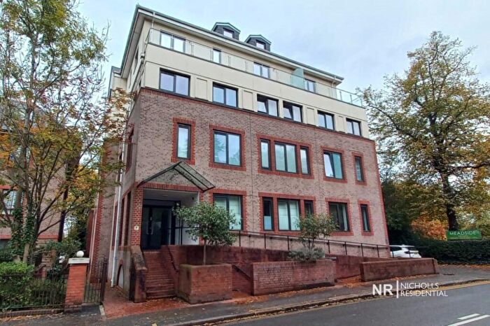 1 Bedroom Flat For Sale In South Street, Epsom, Surrey, KT18