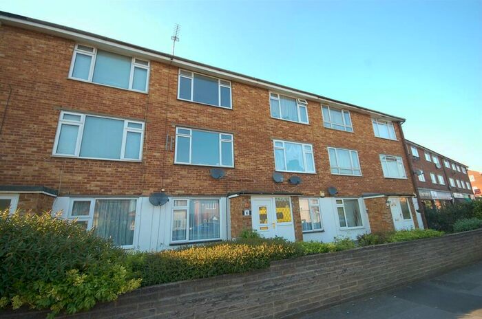 2 Bedroom Maisonette To Rent In Bourne Court, Ruislip, Middlesex, HA4