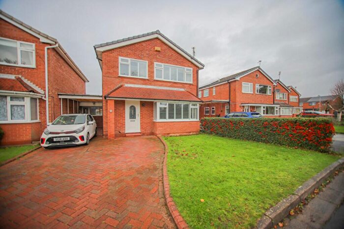 4 Bedroom Link Detached House For Sale In Delfur Road, Bramhall, SK7