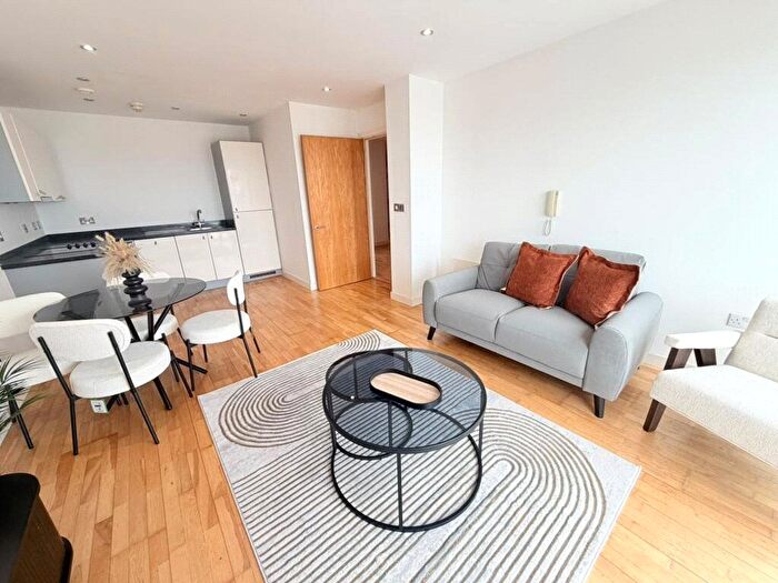 1 Bedroom Flat To Rent In Marlowe Court, Petyward, London, SW3