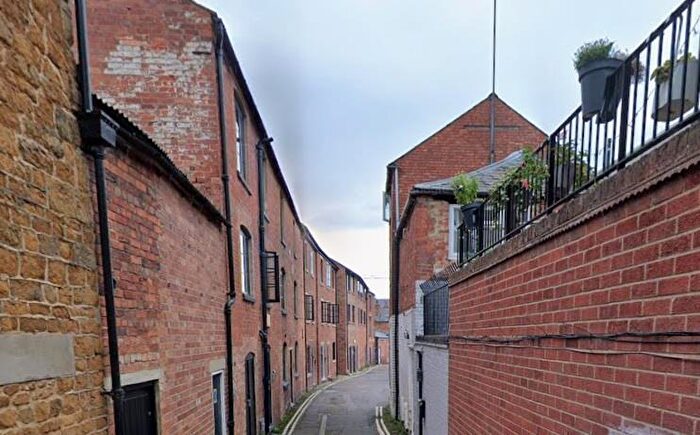 1 Bedroom Flat For Sale In Banbury, Oxfordshire, OX16