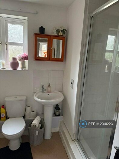 1 Bedroom Flat To Rent In Kingfisher Drive, Greenhithe, DA9