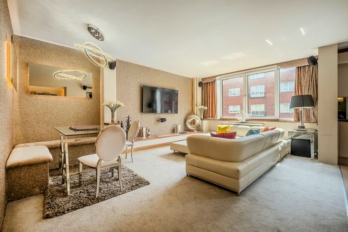 2 Bedroom Flat To Rent In Lower Sloane Street, London, SW1W