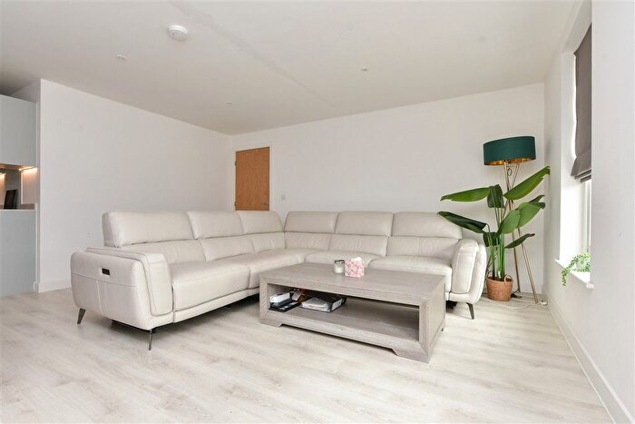 2 Bedroom Flat For Sale In Richmond Street, Herne Bay, Kent, CT6